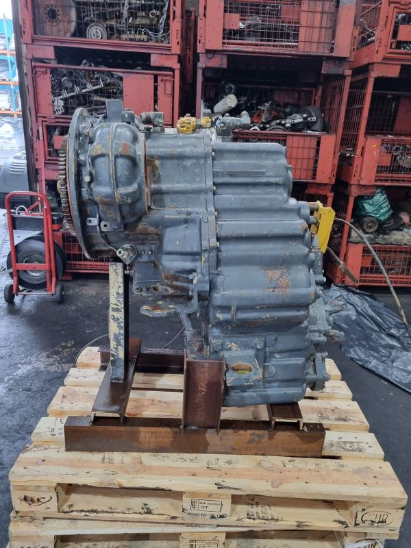 Komatsu WA320-3 Gearbox (Plant) - Versnellingsbak voor Bouwmachine: afbeelding 5 Komatsu WA320-3 Gearbox (Plant) - Versnellingsbak voor Bouwmachine: afbeelding 5