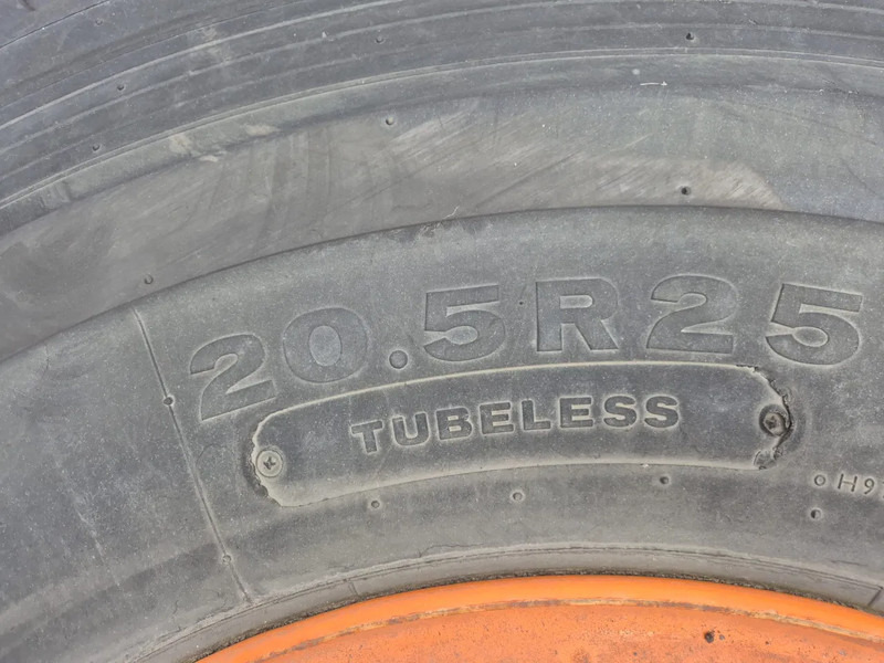 Bridgestone 20.5R25 - Band: afbeelding 3 Bridgestone 20.5R25 - Band: afbeelding 3