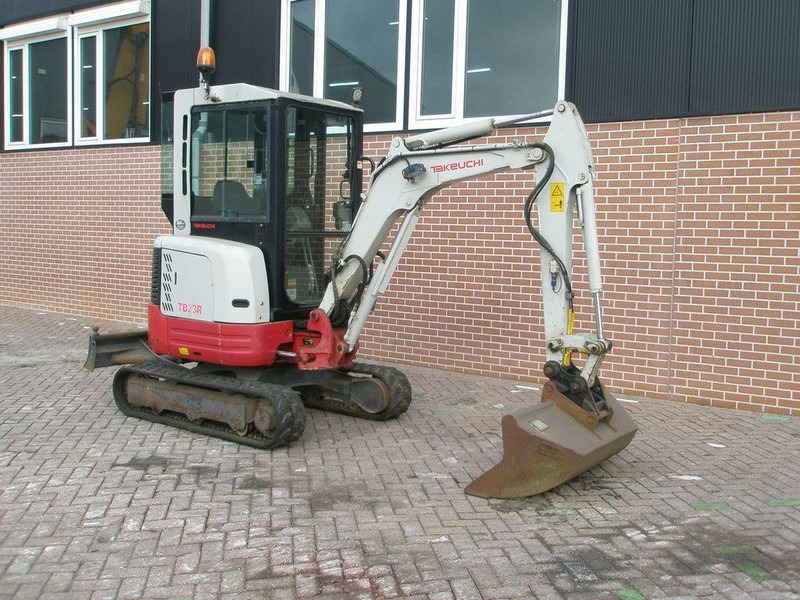 Takeuchi TB23R - Minigraafmachine: afbeelding 3 Takeuchi TB23R - Minigraafmachine: afbeelding 3