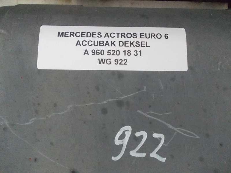 Mercedes-Benz ACTROS A 960 520 18 31 ACCUBAK DEKSEL EURO 6 - Batterij voor Vrachtwagen: afbeelding 3 Mercedes-Benz ACTROS A 960 520 18 31 ACCUBAK DEKSEL EURO 6 - Batterij voor Vrachtwagen: afbeelding 3