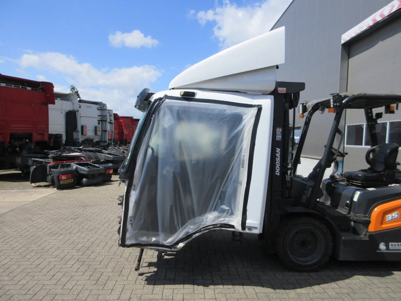 Cabine en interieur voor Vrachtwagen Mercedes-Benz CABINE MERCEDES 818 EURO 6 VOOR ONDERDELEN: afbeelding 7