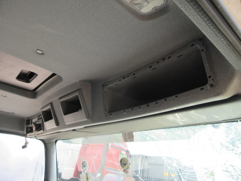 Cabine en interieur voor Vrachtwagen Mercedes-Benz CABINE MERCEDES 818 EURO 6 VOOR ONDERDELEN: afbeelding 13