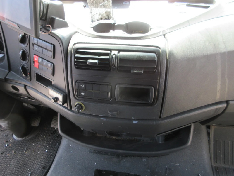 Cabine en interieur voor Vrachtwagen Mercedes-Benz CABINE MERCEDES 818 EURO 6 VOOR ONDERDELEN: afbeelding 16