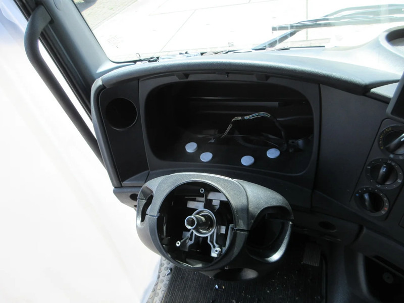 Cabine en interieur voor Vrachtwagen Mercedes-Benz CABINE MERCEDES 818 EURO 6 VOOR ONDERDELEN: afbeelding 14