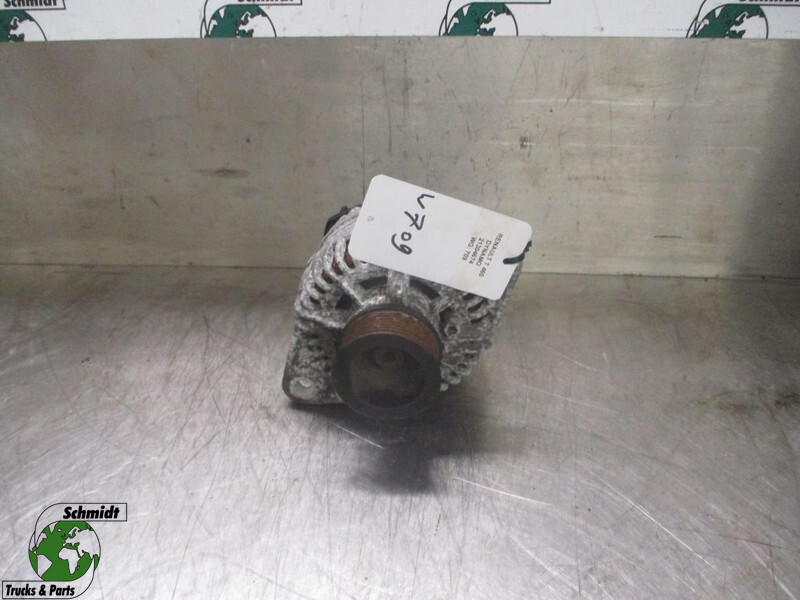 Renault T SERIE 21304674 DYNAMO - Dynamo voor Vrachtwagen: afbeelding 1 Renault T SERIE 21304674 DYNAMO - Dynamo voor Vrachtwagen: afbeelding 1