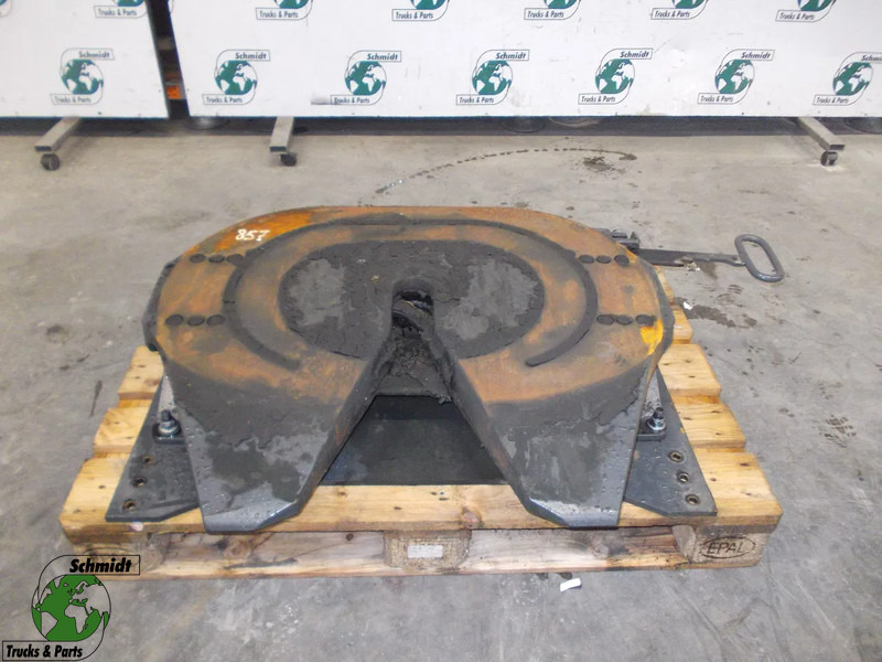 Volvo 3172647 // JOST / JSK37C185Z // D 152 // U20 3172647 // JOST / JSK37C185Z // D 152 // U20 VOLVO FM 420 EURO 6 - Koppelschotel voor Vrachtwagen: afbeelding 1 Volvo 3172647 // JOST / JSK37C185Z // D 152 // U20 3172647 // JOST / JSK37C185Z // D 152 // U20 VOLVO FM 420 EURO 6 - Koppelschotel voor Vrachtwagen: afbeelding 1