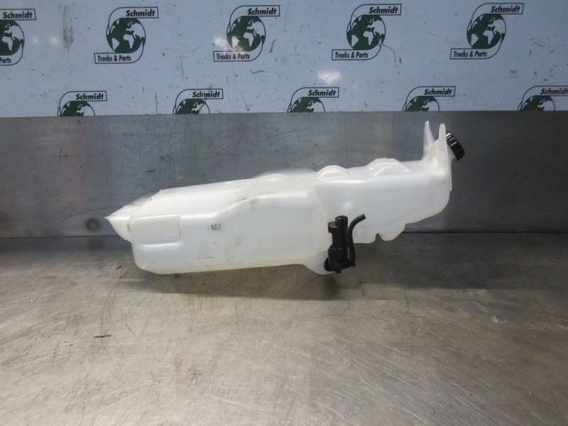 Volvo 84530120 RESERVOIR VOLVO FL210 EURO 6 - Cabine en interieur voor Vrachtwagen: afbeelding 2 Volvo 84530120 RESERVOIR VOLVO FL210 EURO 6 - Cabine en interieur voor Vrachtwagen: afbeelding 2