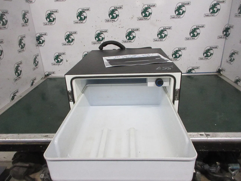 Volvo TB035NN3 INDEL B KOELKAST VOLVO FM 420 EURO 6 MODEL 2018 - Elektrisch systeem voor Vrachtwagen: afbeelding 5 Volvo TB035NN3 INDEL B KOELKAST VOLVO FM 420 EURO 6 MODEL 2018 - Elektrisch systeem voor Vrachtwagen: afbeelding 5