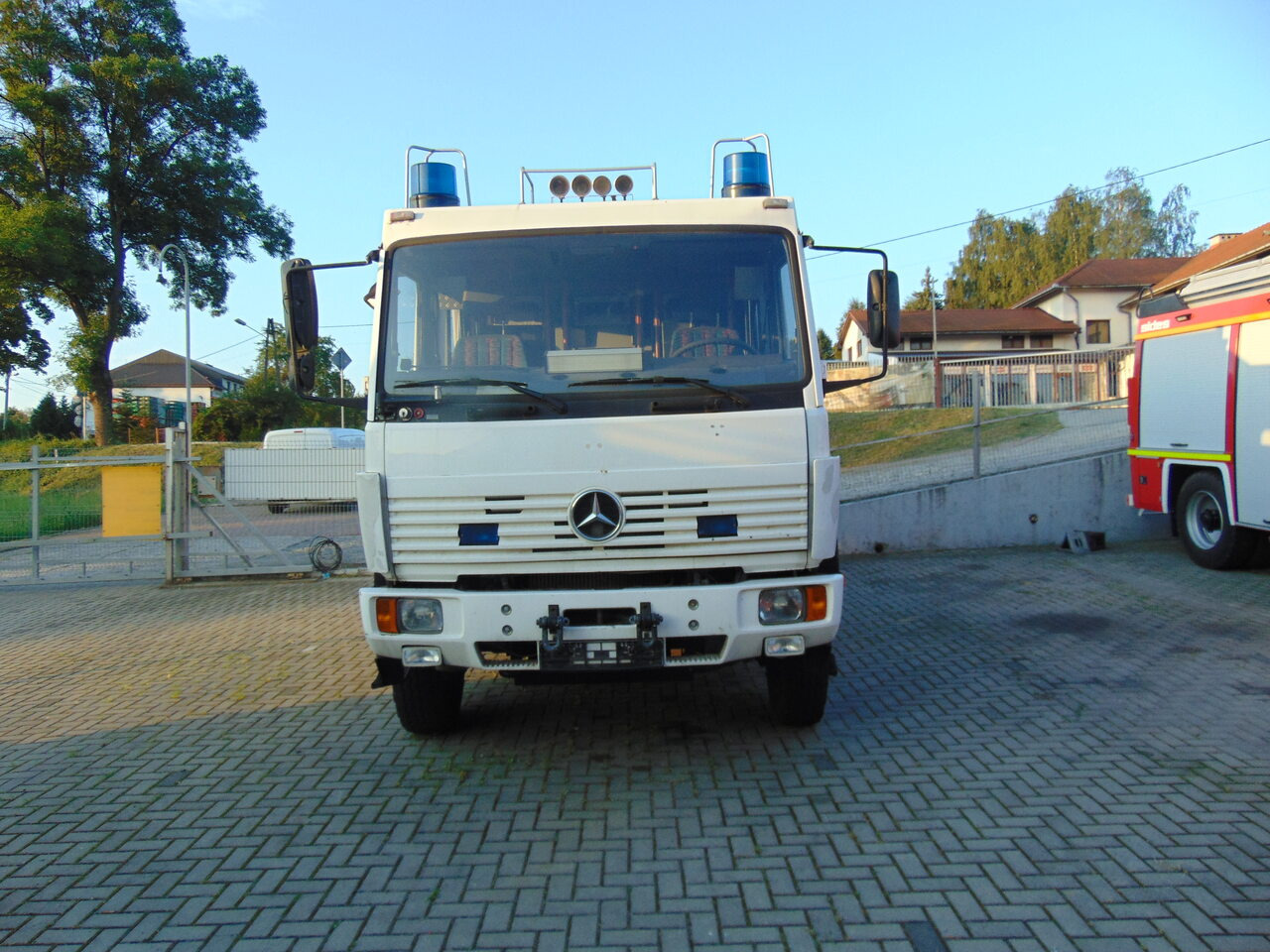MERCEDES-BENZ 1124AF 4x4 MAGIRUS - Gemeentelijke machine/ Speciaal: afbeelding 5 MERCEDES-BENZ 1124AF 4x4 MAGIRUS - Gemeentelijke machine/ Speciaal: afbeelding 5