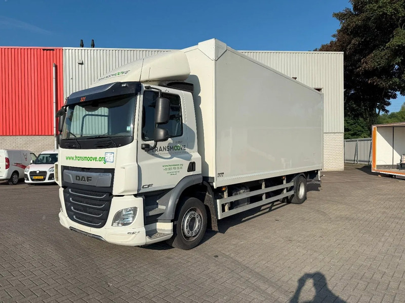 DAF CF 230 / ENGINE RUNNING / ONLY:286284 KM / ACC / LWDS / PLATFORM 2000 KG / 3SEATS / AUTOMATIC / EURO-6 / 2018 - Bakwagen: afbeelding 1 DAF CF 230 / ENGINE RUNNING / ONLY:286284 KM / ACC / LWDS / PLATFORM 2000 KG / 3SEATS / AUTOMATIC / EURO-6 / 2018 - Bakwagen: afbeelding 1