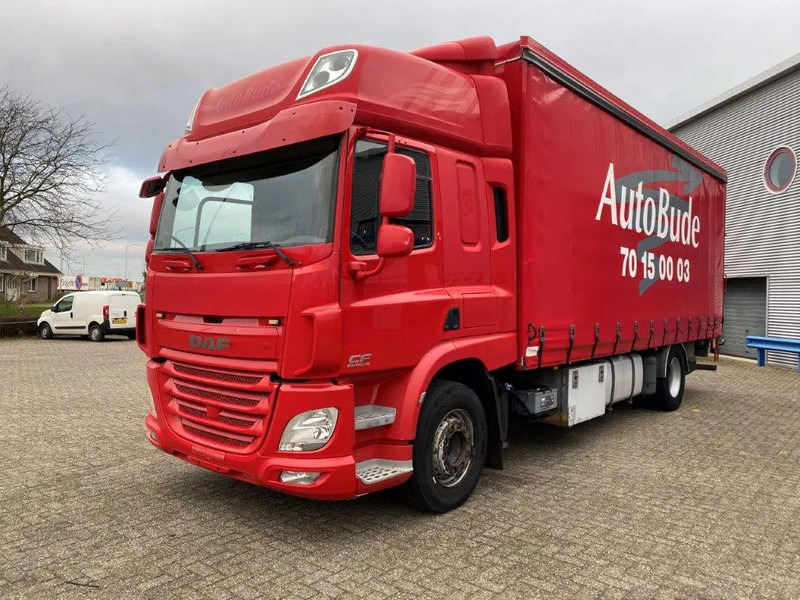 DAF CF400 / CURTAIN SAILS / BIG PLATFORM 2500 KG / DEB / NAVI / FULL-AIR / LWDS / ACC / AUTOMATIC / EURO-6 / 2015 - Bakwagen: afbeelding 1 DAF CF400 / CURTAIN SAILS / BIG PLATFORM 2500 KG / DEB / NAVI / FULL-AIR / LWDS / ACC / AUTOMATIC / EURO-6 / 2015 - Bakwagen: afbeelding 1