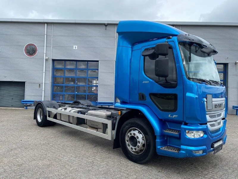 DAF LF290 / ONLY:429873KM / LWDS / GOOD TYRES / AUTOMATIC / EURO-6 / 2018 - Chassis vrachtwagen: afbeelding 2 DAF LF290 / ONLY:429873KM / LWDS / GOOD TYRES / AUTOMATIC / EURO-6 / 2018 - Chassis vrachtwagen: afbeelding 2