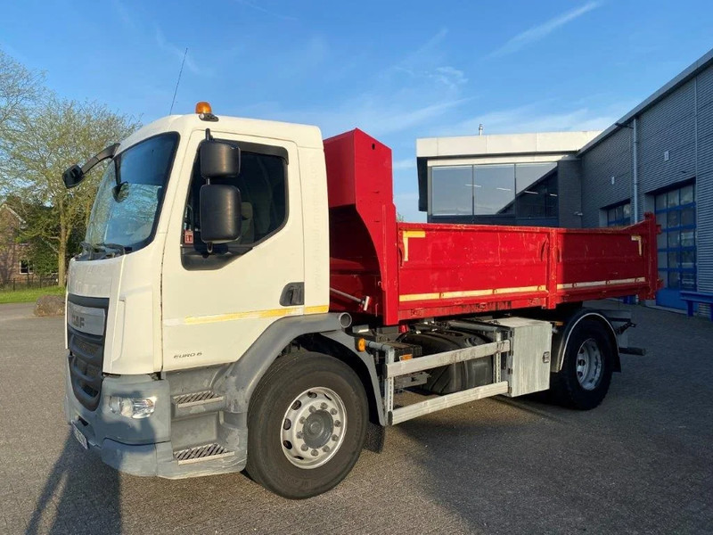 DAF LF310 / MAREL TIPPER / TUV:09-08-2024 / ONLY:145335 KM / MANUAL / EURO-6 / 2016 - Kipper vrachtwagen: afbeelding 1 DAF LF310 / MAREL TIPPER / TUV:09-08-2024 / ONLY:145335 KM / MANUAL / EURO-6 / 2016 - Kipper vrachtwagen: afbeelding 1
