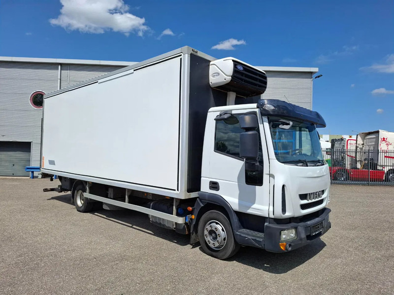Iveco EuroCargo 120 / COOL TRUCK / CARRIER XARIOS 600 / PLATFORM 2000KG / ONLY:340634 KM / AIRCO / MANUAL / EURO-6 / 2014 - Isotherm vrachtwagen: afbeelding 2 Iveco EuroCargo 120 / COOL TRUCK / CARRIER XARIOS 600 / PLATFORM 2000KG / ONLY:340634 KM / AIRCO / MANUAL / EURO-6 / 2014 - Isotherm vrachtwagen: afbeelding 2