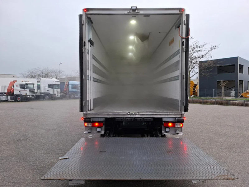 Leasing Renault D16.280 WIDE / ONLY:497760 KM / THERMOKING / PLATFORM 2TON / LWDS / BED / DATALOG / FULL-AIR / AUTOMATIC / EURO-6 / 2017 Renault D16.280 WIDE / ONLY:497760 KM / THERMOKING / PLATFORM 2TON / LWDS / BED / DATALOG / FULL-AIR / AUTOMATIC / EURO-6 / 2017: afbeelding 18