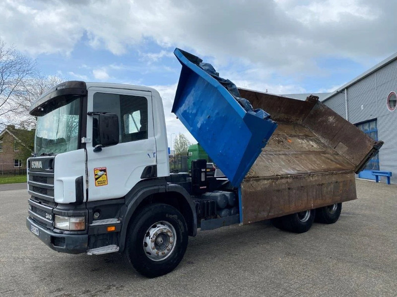 Scania 114-340 / 6X4 / 2 SIDE TIPPER / BIG AXLE / FULL-STEEL / DRUM BRAKES / MANUAL / 1999 - Kipper vrachtwagen: afbeelding 3 Scania 114-340 / 6X4 / 2 SIDE TIPPER / BIG AXLE / FULL-STEEL / DRUM BRAKES / MANUAL / 1999 - Kipper vrachtwagen: afbeelding 3