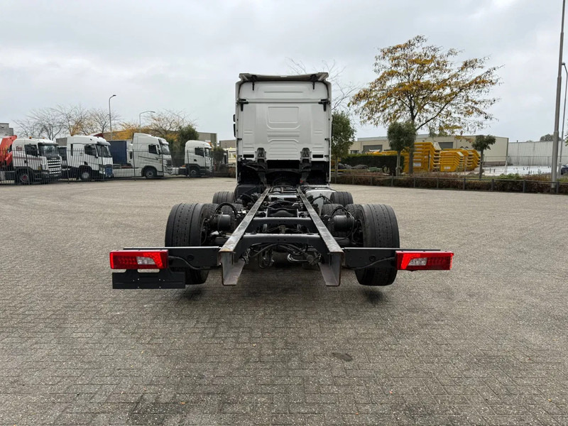 Scania NGS S500 / 8X2 / RETARDER / 2X LIFT+LENKACHSE / FULL-AIR / LWDS / LEATHER / FRIDGE / AUTOMATIC / EURO-6 / 2018 - Chassis vrachtwagen: afbeelding 4 Scania NGS S500 / 8X2 / RETARDER / 2X LIFT+LENKACHSE / FULL-AIR / LWDS / LEATHER / FRIDGE / AUTOMATIC / EURO-6 / 2018 - Chassis vrachtwagen: afbeelding 4