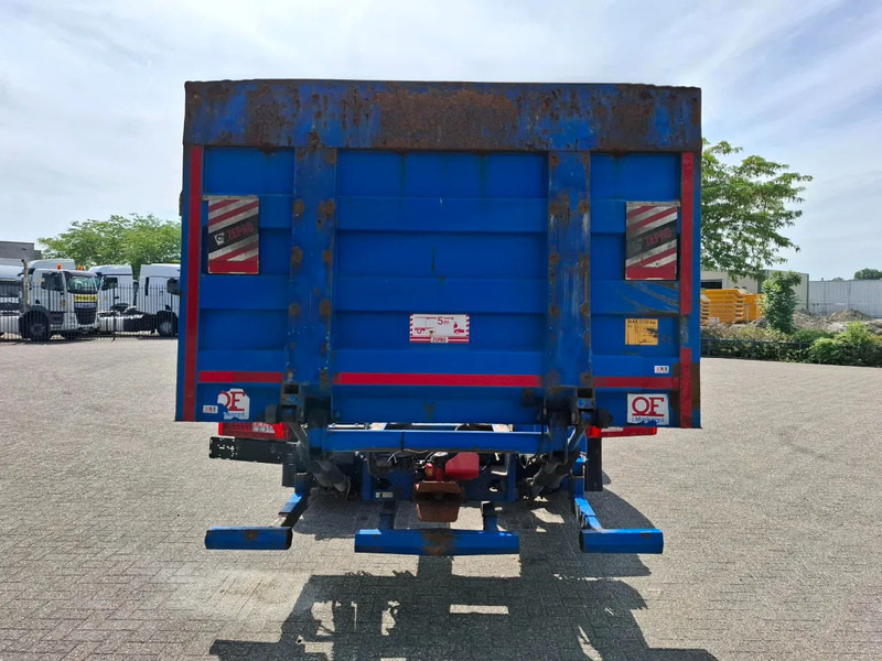 Scania R580 V8 / RETARDER / LIFT+LENKACHSE / FULL-AIR / PLATFORM 2000 KG / NAVI / LEATHER / AIRCO / AUTOMATIC / EURO-6 / 2014 - Chassis vrachtwagen: afbeelding 4 Scania R580 V8 / RETARDER / LIFT+LENKACHSE / FULL-AIR / PLATFORM 2000 KG / NAVI / LEATHER / AIRCO / AUTOMATIC / EURO-6 / 2014 - Chassis vrachtwagen: afbeelding 4
