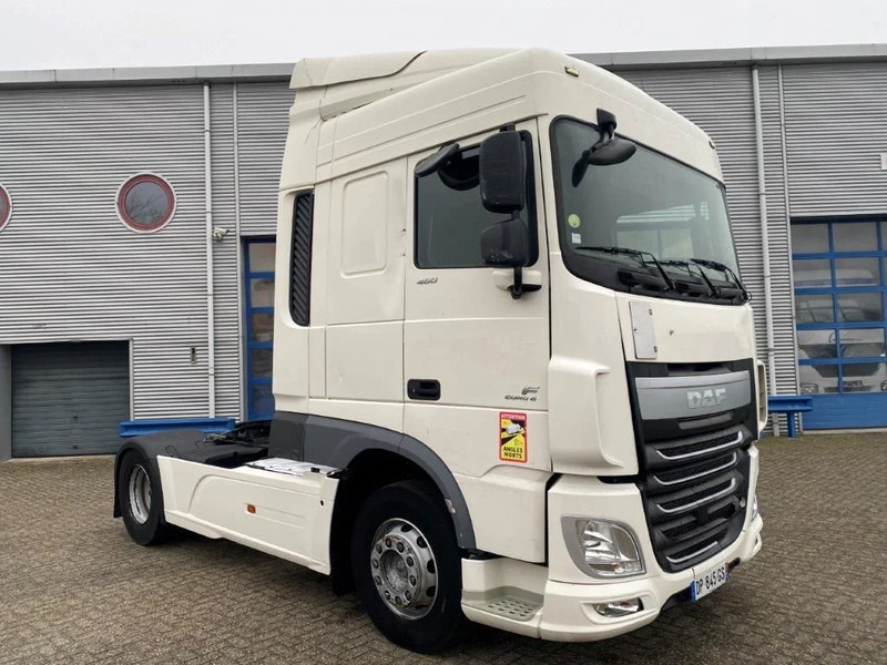 DAF XF106-460 / AUTOMATIC / DEB / PARKCOOL / AIRCO / EURO-6 / 2015 - Trekker: afbeelding 2 DAF XF106-460 / AUTOMATIC / DEB / PARKCOOL / AIRCO / EURO-6 / 2015 - Trekker: afbeelding 2