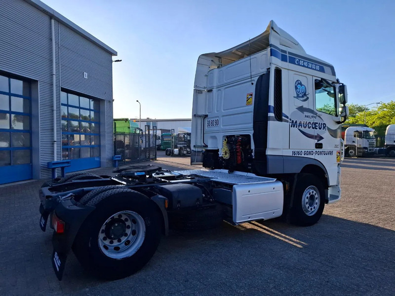 DAF XF106-460 / INTARDER / DEB / MANUAL / AIRCO / CLEAN TRUCK / EURO-6 / 2014 - Trekker: afbeelding 5 DAF XF106-460 / INTARDER / DEB / MANUAL / AIRCO / CLEAN TRUCK / EURO-6 / 2014 - Trekker: afbeelding 5