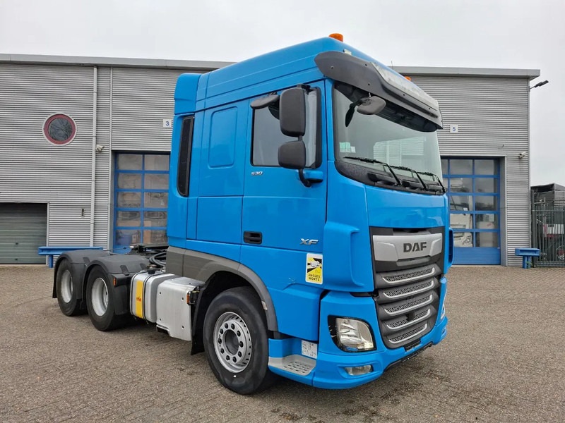 DAF XF106-530 / 6X4 / INTARDER / HYDRAULICS / ONLY:418213 KM / TUV:16-06-2026 / 44TON / LWDS / MANUAL / EURO-6 / 2018 - Trekker: afbeelding 2 DAF XF106-530 / 6X4 / INTARDER / HYDRAULICS / ONLY:418213 KM / TUV:16-06-2026 / 44TON / LWDS / MANUAL / EURO-6 / 2018 - Trekker: afbeelding 2