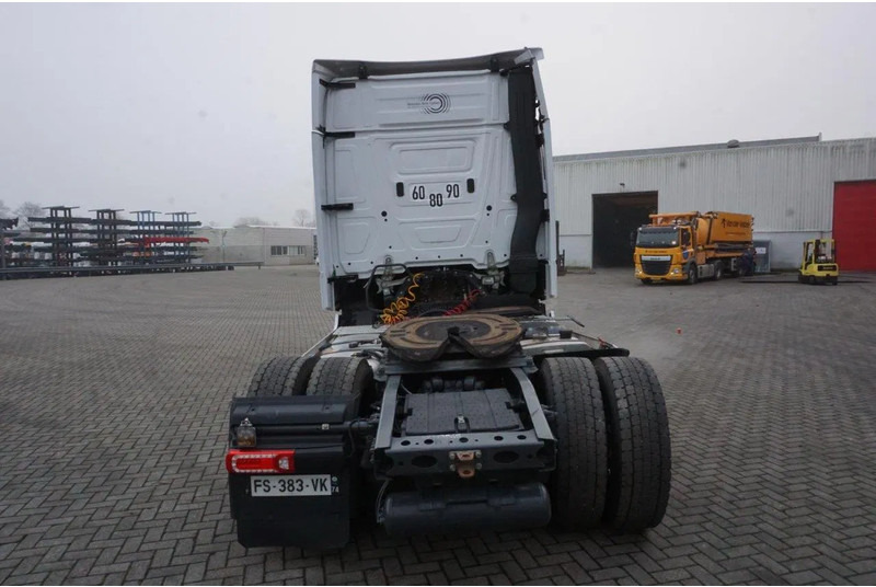 Mercedes-Benz ACTROS 1863 / ENGINE RUNNING / RETARDER/ HYDRAULICS / ONLY: 268593KM / GIGA-SPACE / MIRRORCAM / AUTOMATIC / EURO-6 / 2020 - Trekker: afbeelding 4 Mercedes-Benz ACTROS 1863 / ENGINE RUNNING / RETARDER/ HYDRAULICS / ONLY: 268593KM / GIGA-SPACE / MIRRORCAM / AUTOMATIC / EURO-6 / 2020 - Trekker: afbeelding 4