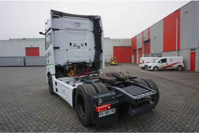 Mercedes-Benz ACTROS 1863 / ENGINE RUNNING / RETARDER/ HYDRAULICS / ONLY: 268593KM / GIGA-SPACE / MIRRORCAM / AUTOMATIC / EURO-6 / 2020 - Trekker: afbeelding 5 Mercedes-Benz ACTROS 1863 / ENGINE RUNNING / RETARDER/ HYDRAULICS / ONLY: 268593KM / GIGA-SPACE / MIRRORCAM / AUTOMATIC / EURO-6 / 2020 - Trekker: afbeelding 5
