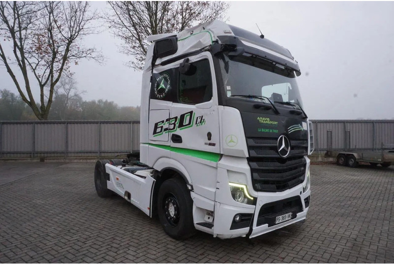 Mercedes-Benz ACTROS 1863 / ENGINE RUNNING / RETARDER/ HYDRAULICS / ONLY: 268593KM / GIGA-SPACE / MIRRORCAM / AUTOMATIC / EURO-6 / 2020 - Trekker: afbeelding 2 Mercedes-Benz ACTROS 1863 / ENGINE RUNNING / RETARDER/ HYDRAULICS / ONLY: 268593KM / GIGA-SPACE / MIRRORCAM / AUTOMATIC / EURO-6 / 2020 - Trekker: afbeelding 2