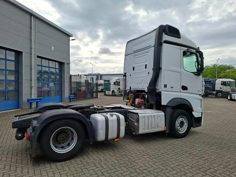 Mercedes-Benz Actros 1945 / DOUBLE TANK / ONLY:508736 KM / 2XBED / FRIDGE / AUTOMATIC / EURO-6 / 2015 - Trekker: afbeelding 5 Mercedes-Benz Actros 1945 / DOUBLE TANK / ONLY:508736 KM / 2XBED / FRIDGE / AUTOMATIC / EURO-6 / 2015 - Trekker: afbeelding 5