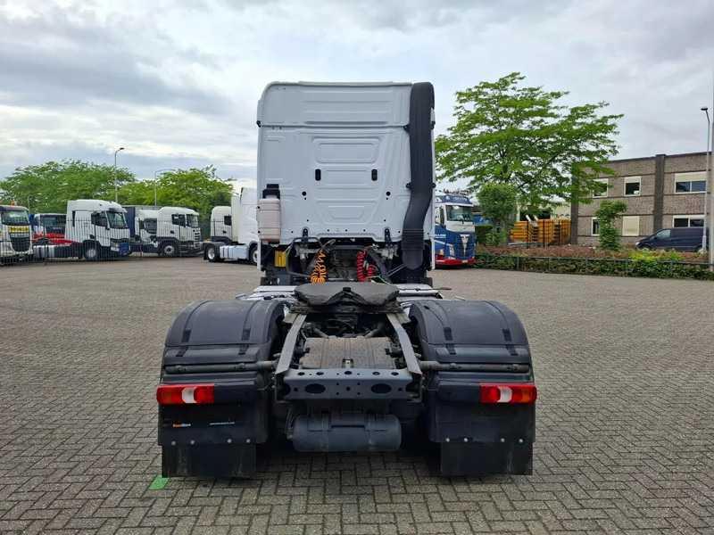 Mercedes-Benz Actros 1945 / DOUBLE TANK / ONLY:508736 KM / 2XBED / FRIDGE / AUTOMATIC / EURO-6 / 2015 - Trekker: afbeelding 4 Mercedes-Benz Actros 1945 / DOUBLE TANK / ONLY:508736 KM / 2XBED / FRIDGE / AUTOMATIC / EURO-6 / 2015 - Trekker: afbeelding 4
