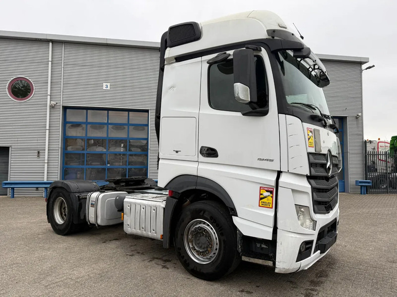 Mercedes-Benz Actros 1945 / HYDRAULICS / LWDS / AIRCO / SMART TACHO / 2XBED / FRIDGE / AUTOMATIC / EURO-6 / 2019 - Trekker: afbeelding 2 Mercedes-Benz Actros 1945 / HYDRAULICS / LWDS / AIRCO / SMART TACHO / 2XBED / FRIDGE / AUTOMATIC / EURO-6 / 2019 - Trekker: afbeelding 2