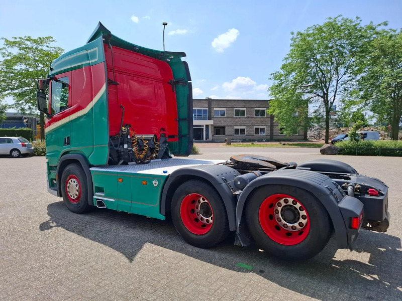 Scania NGS R580 V8 / RETARDER / HYDRAULICS / FULL-AIR / ONLY:644971 KM / LWDS / NAVI / FRIDGE / AUTOMATIC / EURO-6 / 2017 - Trekker: afbeelding 3 Scania NGS R580 V8 / RETARDER / HYDRAULICS / FULL-AIR / ONLY:644971 KM / LWDS / NAVI / FRIDGE / AUTOMATIC / EURO-6 / 2017 - Trekker: afbeelding 3