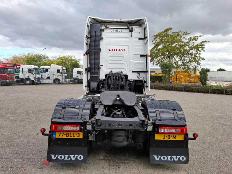 Volvo FH4-460 / CLEAN NL TRUCK / VEB+ / ADR / ACC / LWDS / DAS / DOUBLE TANK / LEATHER / FRIDGE / ALCOA / EURO-6 / 2016 - Trekker: afbeelding 4 Volvo FH4-460 / CLEAN NL TRUCK / VEB+ / ADR / ACC / LWDS / DAS / DOUBLE TANK / LEATHER / FRIDGE / ALCOA / EURO-6 / 2016 - Trekker: afbeelding 4