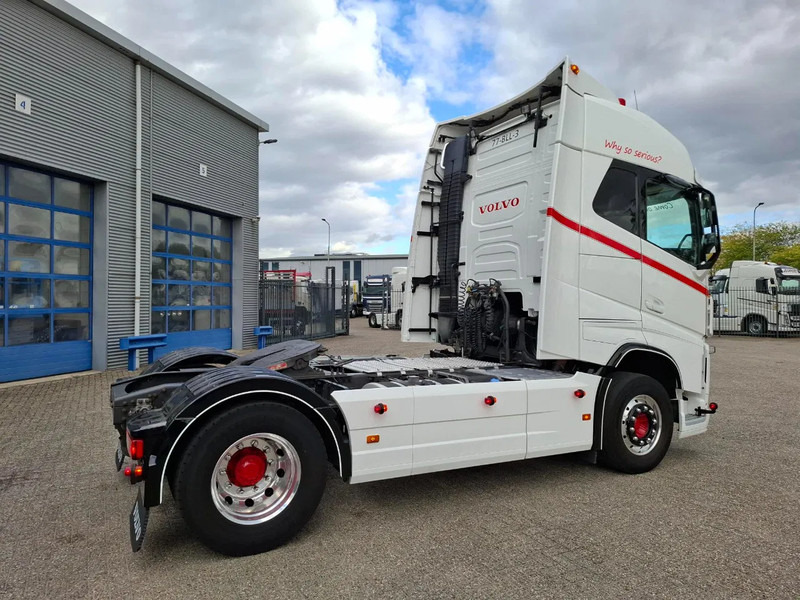 Volvo FH4-460 / CLEAN NL TRUCK / VEB+ / ADR / ACC / LWDS / DAS / DOUBLE TANK / LEATHER / FRIDGE / ALCOA / EURO-6 / 2016 - Trekker: afbeelding 5 Volvo FH4-460 / CLEAN NL TRUCK / VEB+ / ADR / ACC / LWDS / DAS / DOUBLE TANK / LEATHER / FRIDGE / ALCOA / EURO-6 / 2016 - Trekker: afbeelding 5