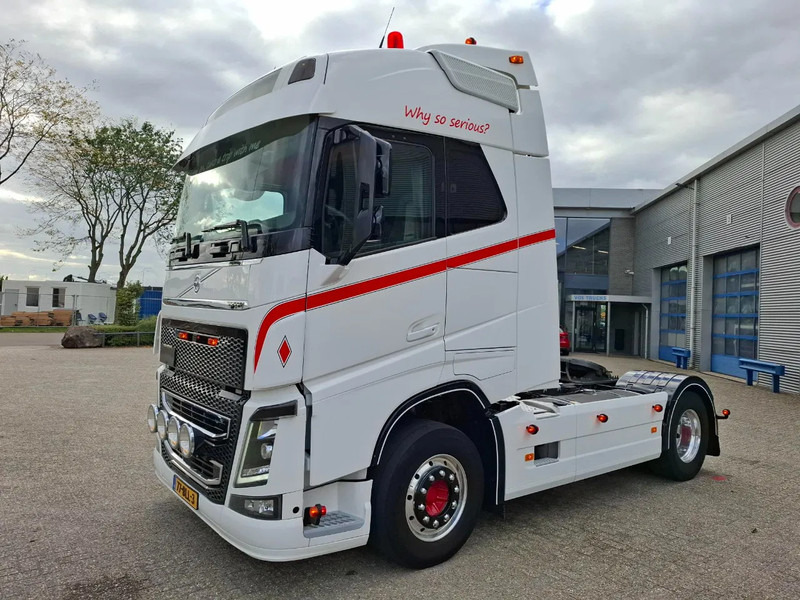 Volvo FH4-460 / CLEAN NL TRUCK / VEB+ / ADR / ACC / LWDS / DAS / DOUBLE TANK / LEATHER / FRIDGE / ALCOA / EURO-6 / 2016 - Trekker: afbeelding 1 Volvo FH4-460 / CLEAN NL TRUCK / VEB+ / ADR / ACC / LWDS / DAS / DOUBLE TANK / LEATHER / FRIDGE / ALCOA / EURO-6 / 2016 - Trekker: afbeelding 1