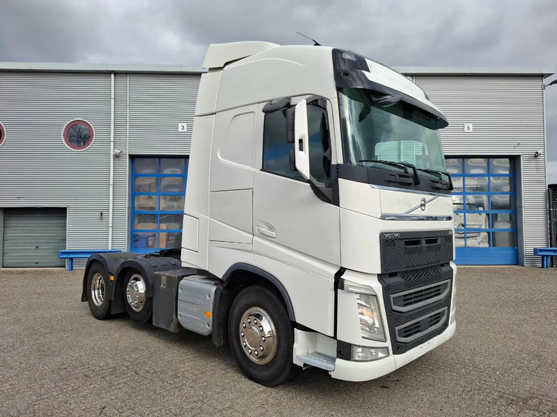Volvo FH4-460 / VEB+ / ACC / LWDS / LIFT AXLE / 753707 KM / FRIDGE / AUTOMATIC / EURO-6 / 2015 - Trekker: afbeelding 2 Volvo FH4-460 / VEB+ / ACC / LWDS / LIFT AXLE / 753707 KM / FRIDGE / AUTOMATIC / EURO-6 / 2015 - Trekker: afbeelding 2