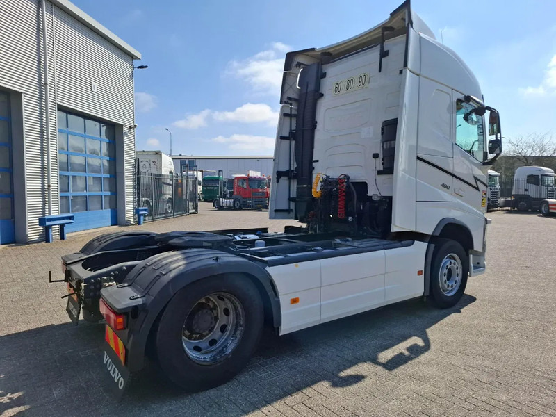 Volvo FH4-460 / VEB+ / DOUBLE TANK / FRIDGE / AUTOMATIC / EURO-6 / 2018 - Trekker: afbeelding 5 Volvo FH4-460 / VEB+ / DOUBLE TANK / FRIDGE / AUTOMATIC / EURO-6 / 2018 - Trekker: afbeelding 5