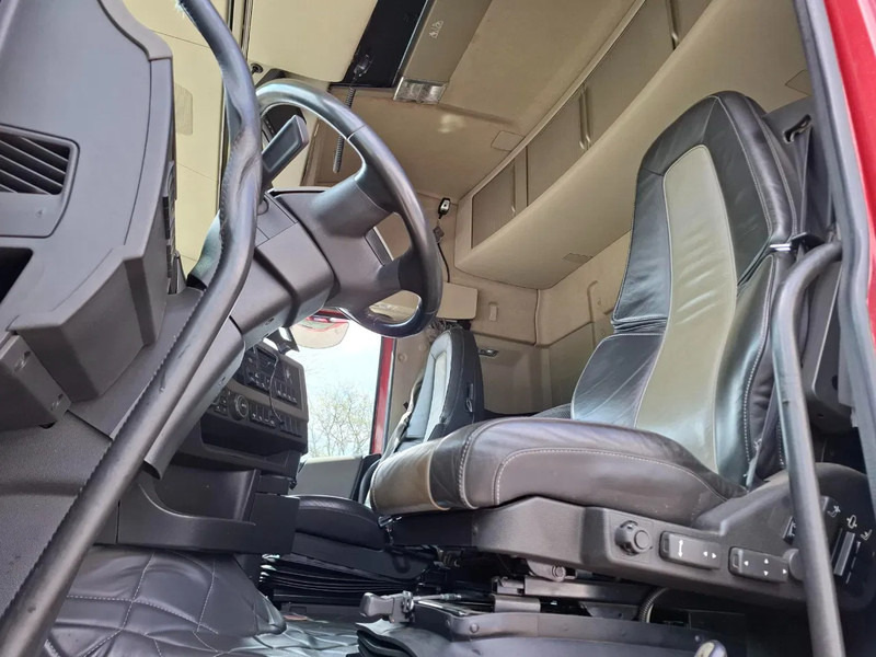 Leasing Volvo FH4-540 / 6X4 / BIG AXLE / HYDRAULICS / VEB+ / DYNAMIC STEERING / NAVI / ACC / LWDS / FULL-AIR / LEATHER / AUTOMATIC / EURO-6 / Volvo FH4-540 / 6X4 / BIG AXLE / HYDRAULICS / VEB+ / DYNAMIC STEERING / NAVI / ACC / LWDS / FULL-AIR / LEATHER / AUTOMATIC / EURO-6 /: afbeelding 14