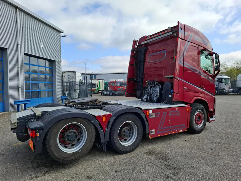 Volvo FH4-540 / 6X4 / BIG AXLE / HYDRAULICS / VEB+ / DYNAMIC STEERING / NAVI / ACC / LWDS / FULL-AIR / LEATHER / AUTOMATIC / EURO-6 / - Trekker: afbeelding 5 Volvo FH4-540 / 6X4 / BIG AXLE / HYDRAULICS / VEB+ / DYNAMIC STEERING / NAVI / ACC / LWDS / FULL-AIR / LEATHER / AUTOMATIC / EURO-6 / - Trekker: afbeelding 5