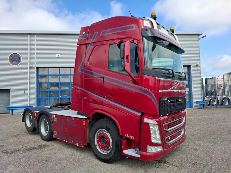 Volvo FH4-540 / 6X4 / BIG AXLE / HYDRAULICS / VEB+ / DYNAMIC STEERING / NAVI / ACC / LWDS / FULL-AIR / LEATHER / AUTOMATIC / EURO-6 / - Trekker: afbeelding 2 Volvo FH4-540 / 6X4 / BIG AXLE / HYDRAULICS / VEB+ / DYNAMIC STEERING / NAVI / ACC / LWDS / FULL-AIR / LEATHER / AUTOMATIC / EURO-6 / - Trekker: afbeelding 2
