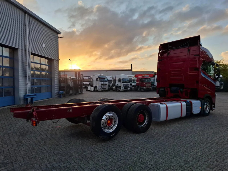 Volvo FH16-750 / BIG AXLE / VEB+ / ONLY:679711 KM / TECHNICAL 70TON / 9TON FRONT AXLE / INLINER / FULL-AIR / AUTOMATIC / EURO-6 / 2018 - Chassis vrachtwagen: afbeelding 5 Volvo FH16-750 / BIG AXLE / VEB+ / ONLY:679711 KM / TECHNICAL 70TON / 9TON FRONT AXLE / INLINER / FULL-AIR / AUTOMATIC / EURO-6 / 2018 - Chassis vrachtwagen: afbeelding 5