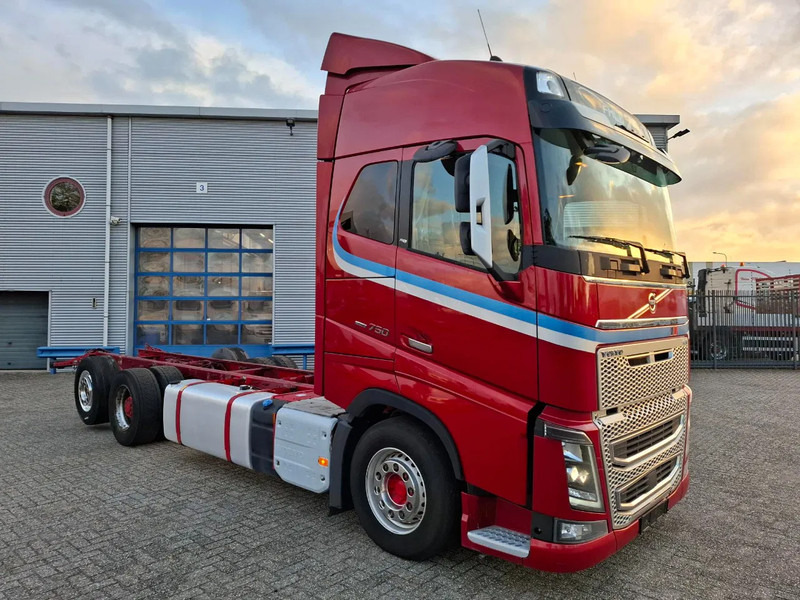 Volvo FH16-750 / BIG AXLE / VEB+ / ONLY:679711 KM / TECHNICAL 70TON / 9TON FRONT AXLE / INLINER / FULL-AIR / AUTOMATIC / EURO-6 / 2018 - Chassis vrachtwagen: afbeelding 2 Volvo FH16-750 / BIG AXLE / VEB+ / ONLY:679711 KM / TECHNICAL 70TON / 9TON FRONT AXLE / INLINER / FULL-AIR / AUTOMATIC / EURO-6 / 2018 - Chassis vrachtwagen: afbeelding 2