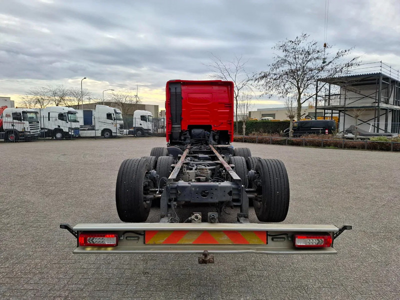 Volvo FH16-750 / VEB+ / ONLY:349761 KM / 9TON FRONT AXLE / INLINER / TECHNICAL 60TON / FULL-AIR / AUTOMATIC / EURO-6 / 2016 - Chassis vrachtwagen: afbeelding 4 Volvo FH16-750 / VEB+ / ONLY:349761 KM / 9TON FRONT AXLE / INLINER / TECHNICAL 60TON / FULL-AIR / AUTOMATIC / EURO-6 / 2016 - Chassis vrachtwagen: afbeelding 4