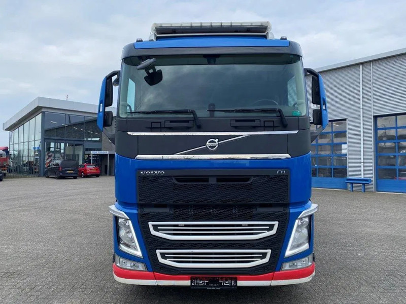 Kraanwagen Volvo FH4-500 / HMF 3220K-RC / REMOTE / ROTATOR / 3SIDE TIPPER / DYNAMIC STEERING / ONLY:302623 KM / AUTOMATIC / EURO-6 / 2017: afbeelding 17 Kraanwagen Volvo FH4-500 / HMF 3220K-RC / REMOTE / ROTATOR / 3SIDE TIPPER / DYNAMIC STEERING / ONLY:302623 KM / AUTOMATIC / EURO-6 / 2017: afbeelding 17