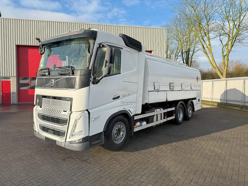 Volvo FH5-500 6X2 / ENGINE RUNNING / LIFT+LENKACHSE / FULL AIR / ADR / EUROTANK / 9-TON FRONT AXLE / I-SAVE / EURO-6 / 2022 - Tankwagen: afbeelding 1 Volvo FH5-500 6X2 / ENGINE RUNNING / LIFT+LENKACHSE / FULL AIR / ADR / EUROTANK / 9-TON FRONT AXLE / I-SAVE / EURO-6 / 2022 - Tankwagen: afbeelding 1
