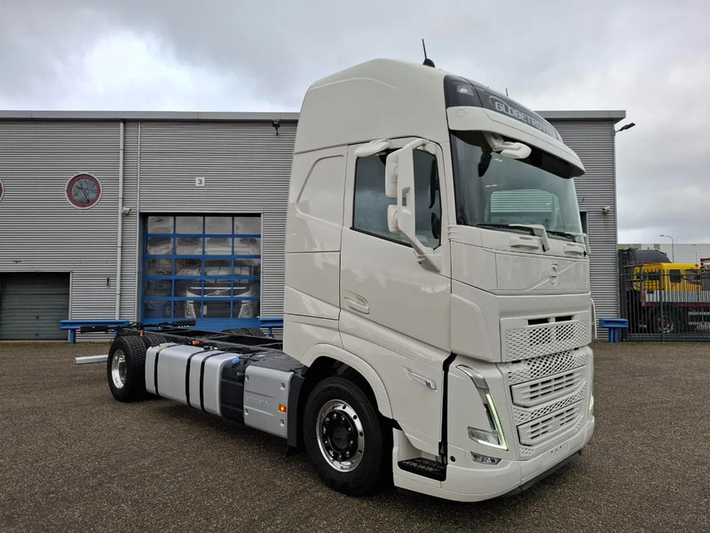 Volvo FH5-500 / XL / VEB+ / I-SAVE / I-PARKCOOL / ONLY:175784 KM / GERMAN TRUCK / FULL-AIR / WB:490 / ALCOA / LEATHER / 2023 - Chassis vrachtwagen: afbeelding 2 Volvo FH5-500 / XL / VEB+ / I-SAVE / I-PARKCOOL / ONLY:175784 KM / GERMAN TRUCK / FULL-AIR / WB:490 / ALCOA / LEATHER / 2023 - Chassis vrachtwagen: afbeelding 2