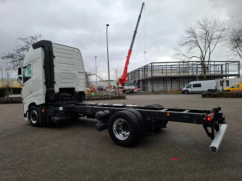 Volvo FH5-500 / XL / VEB+ / I-SAVE / I-PARKCOOL / ONLY:175784 KM / GERMAN TRUCK / FULL-AIR / WB:490 / ALCOA / LEATHER / 2023 - Chassis vrachtwagen: afbeelding 3 Volvo FH5-500 / XL / VEB+ / I-SAVE / I-PARKCOOL / ONLY:175784 KM / GERMAN TRUCK / FULL-AIR / WB:490 / ALCOA / LEATHER / 2023 - Chassis vrachtwagen: afbeelding 3