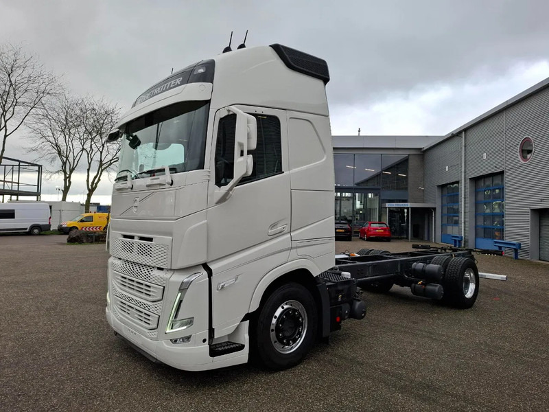 Volvo FH5-500 / XL / VEB+ / I-SAVE / I-PARKCOOL / ONLY:175784 KM / GERMAN TRUCK / FULL-AIR / WB:490 / ALCOA / LEATHER / 2023 - Chassis vrachtwagen: afbeelding 1 Volvo FH5-500 / XL / VEB+ / I-SAVE / I-PARKCOOL / ONLY:175784 KM / GERMAN TRUCK / FULL-AIR / WB:490 / ALCOA / LEATHER / 2023 - Chassis vrachtwagen: afbeelding 1