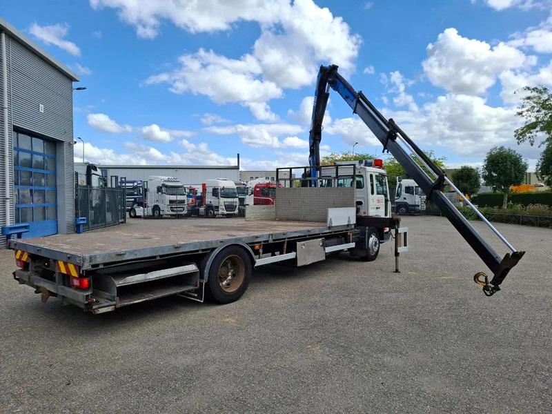 Volvo FL6-220 / HMF 910 / REMOTE / ONLY:493620 KM / AIRCO / FULL-AIR / MANUAL / EURO-3 / 2003 - Kraanwagen: afbeelding 5 Volvo FL6-220 / HMF 910 / REMOTE / ONLY:493620 KM / AIRCO / FULL-AIR / MANUAL / EURO-3 / 2003 - Kraanwagen: afbeelding 5