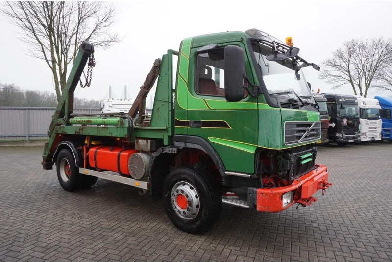 Volvo FM12-420 / ENGINE RUNNING / 4X4 / HYDRAULICS / BIG AXLE / ONLY:510426 KM / FULL STEEL / EURO-3 / 2001 - Portaalarmsysteem vrachtwagen: afbeelding 3 Volvo FM12-420 / ENGINE RUNNING / 4X4 / HYDRAULICS / BIG AXLE / ONLY:510426 KM / FULL STEEL / EURO-3 / 2001 - Portaalarmsysteem vrachtwagen: afbeelding 3